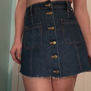 Frayed denim skirt